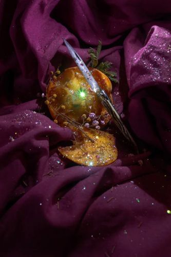 Título: Melocotón y navaja
De la serie: Intento de brillar
Eva Casanueva
